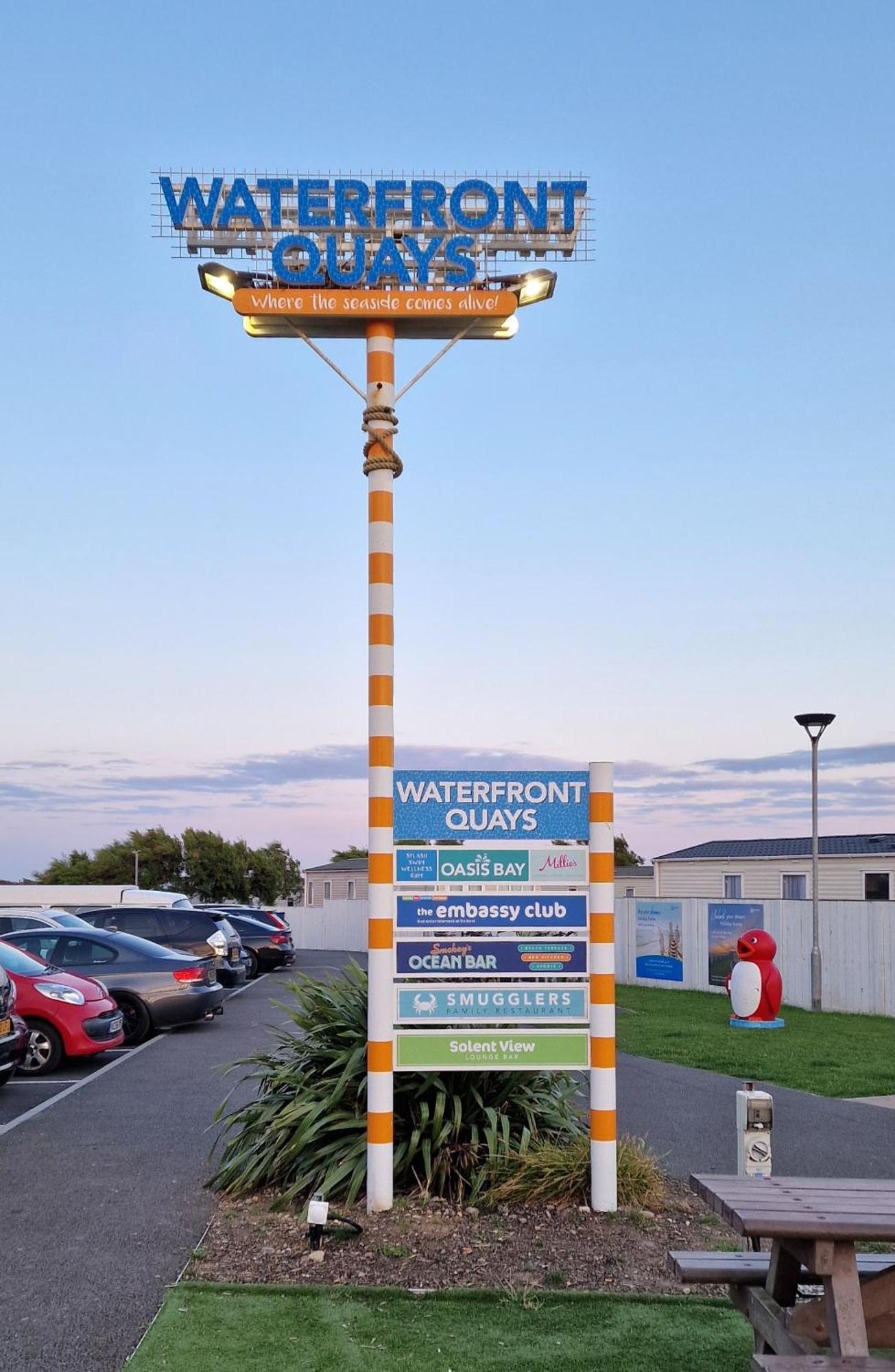 Cwtch, White Horse, Seal Bay Resort Selsey Exterior photo